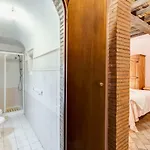 Сasa de vacaciones Colosseum Rione Monti 1 *